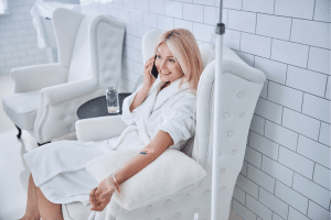 למה יותר ויותר ישראלים בוחרים באמאן רופא עד הבית לביצוע אינפוזיה עד הבית?